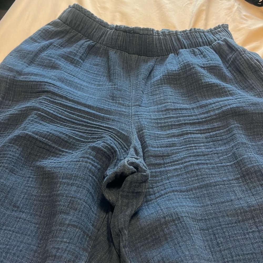 New GAP wide leg 100% cotton pull on pants . Size L
